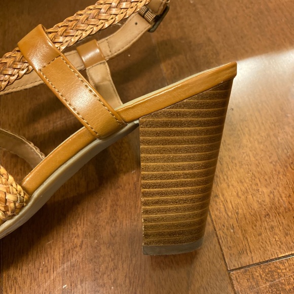 KENNETH COLE REACTION Sandals - Picture 3 of 3